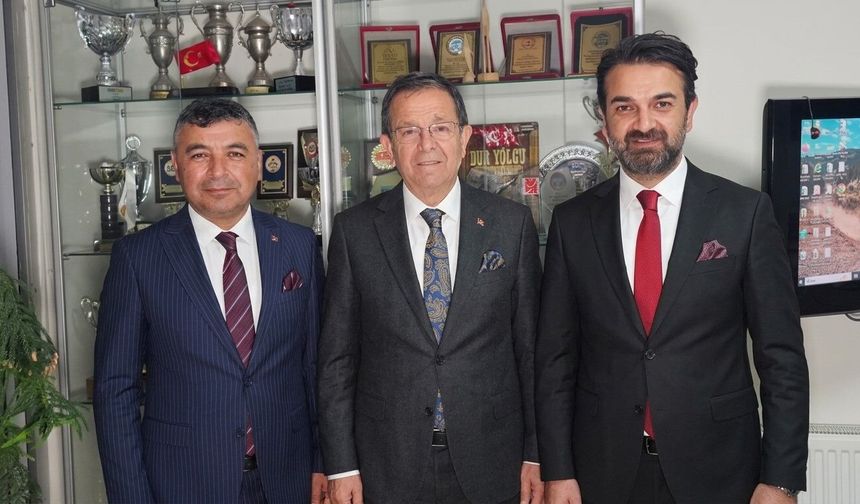 AYOSK'ta bayrak değişimi