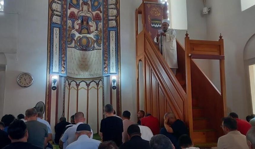 Cuma hutbesinde sanal kumar ve sosyal medya uyarısı