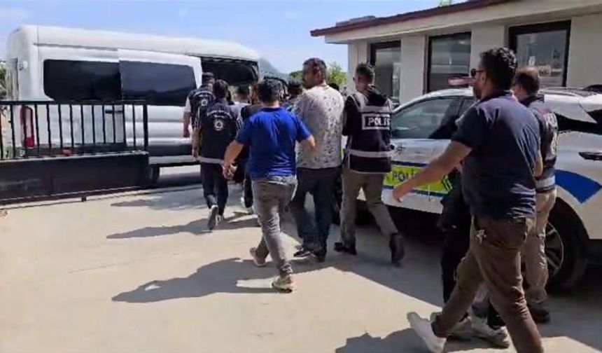 Didim'de 34 düzensiz göçmen yakalandı, 3 organizatör tutuklandı