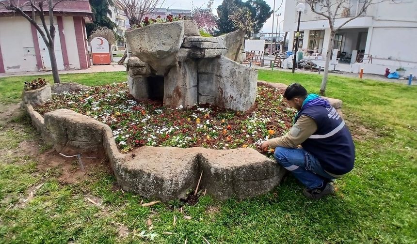 Efeler'de parklar yenileniyor
