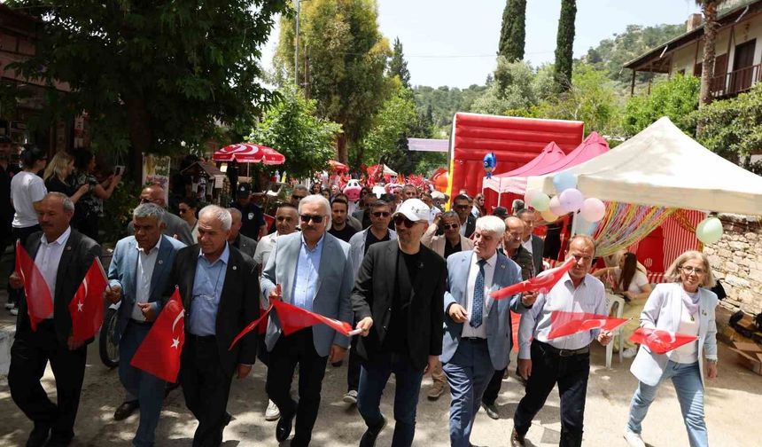 Güllübahçe'de festival coşkusu başladı.