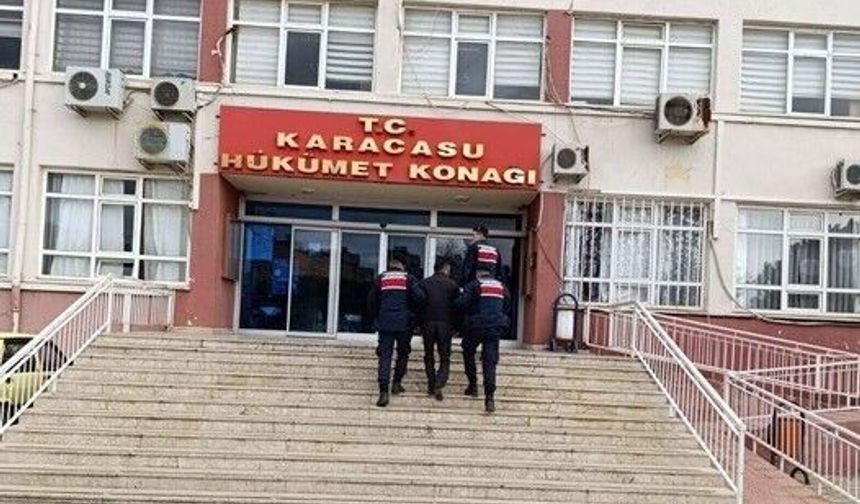 Karacasu'da ruhsatsız silahlar ve tarihi eserler ele geçirildi
