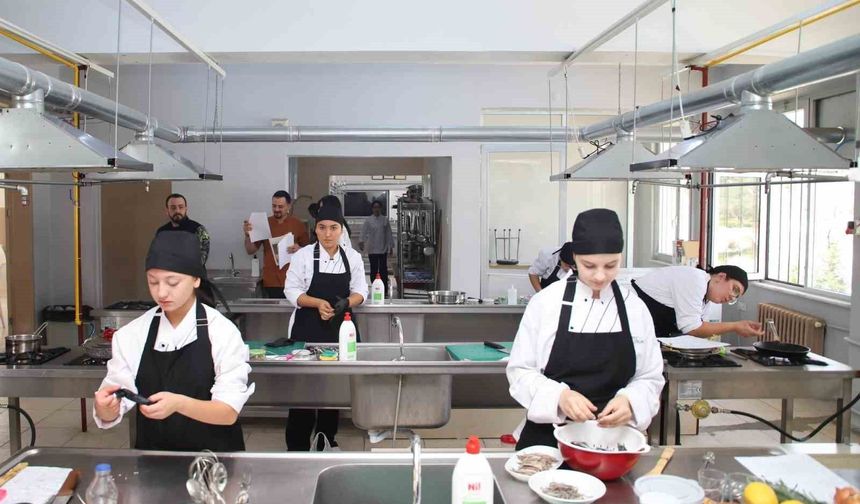 Köşk'te öğrenciler hünerlerini mutfakta sergiledi