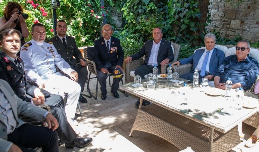Kuşadası'nda ilçe protokolü bayramlaştı