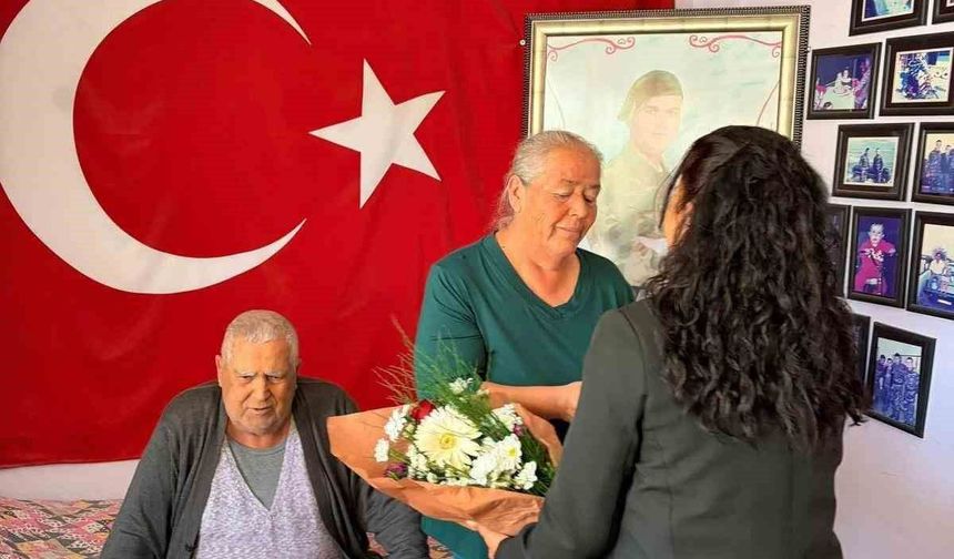 MHP Kuşadası Teşkilatı Anneler Günü'nde şehit aileleriyle buluştu