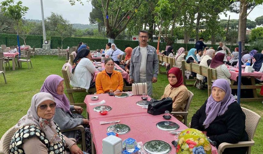 Muhtar Yavuz'dan Anneler Günü'nde anlamlı buluşma