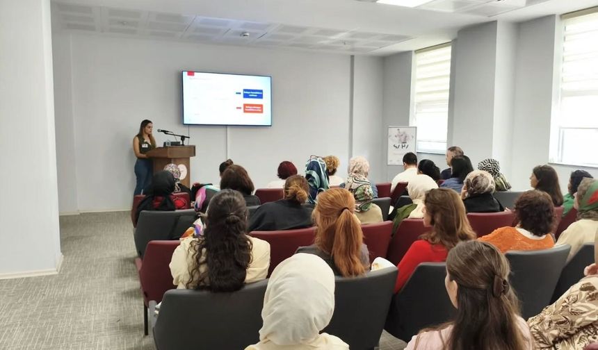 Nazilli'de sağlık çalışanlarına 'Kronik Hastalıklar' eğitimi verildi