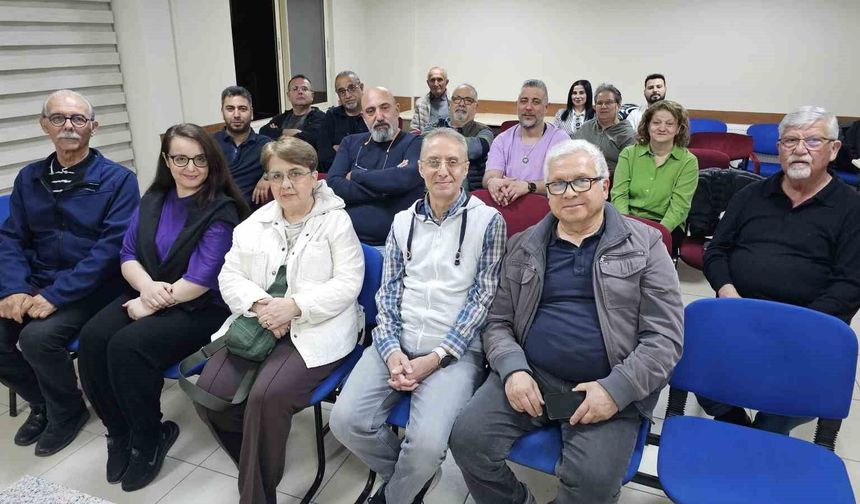Nazilli'de ünlü şair ve yazar Akova konuşuldu