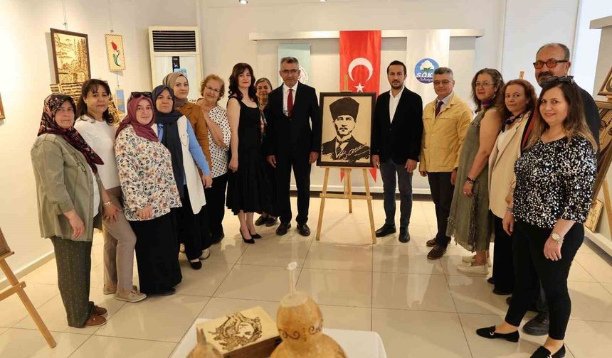 Söke'de ahşap yakma sanatının örnekleri sanatseverlerle buluştu