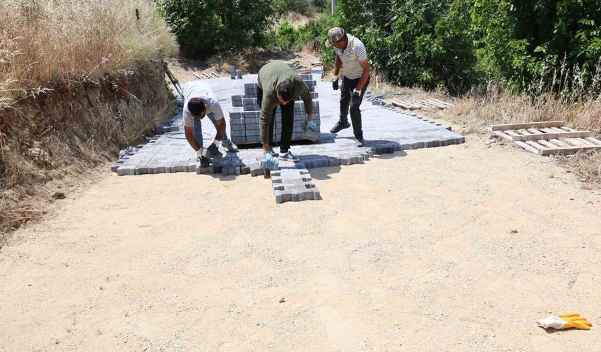 Yazırlı'da yollar yenileniyor