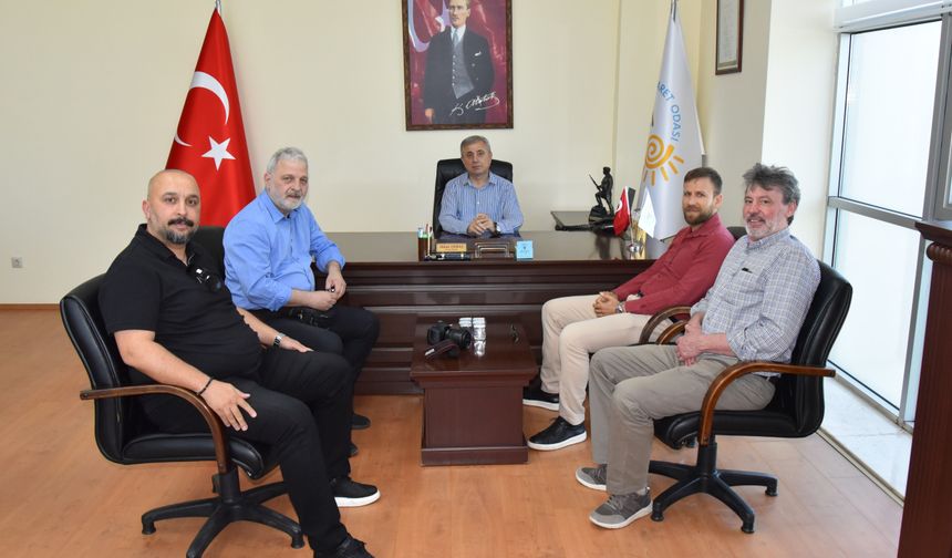 Didim’den Yunanistan’a Göç Eden Mübadillerin Torunları Didim Ticaret Odasını Ziyaret Etti