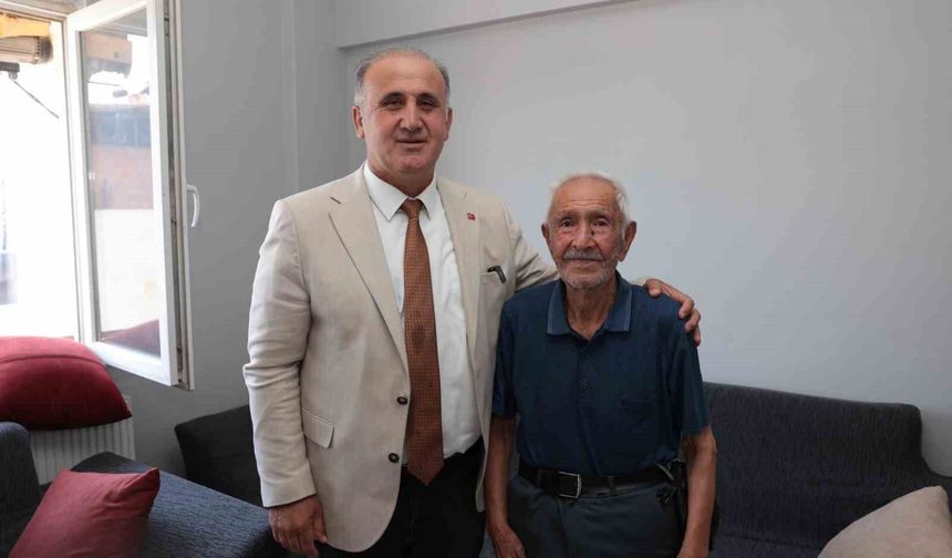 Başkan Kaya, şehit babalarını unutmadı