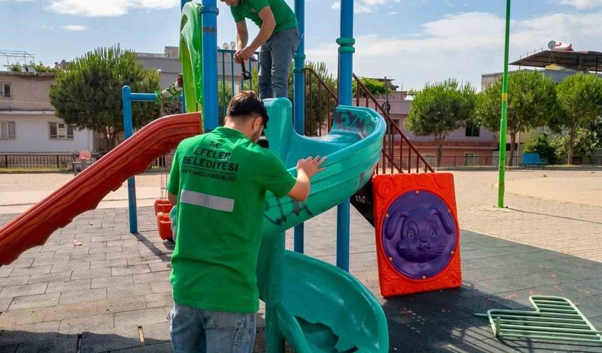 Efeler Belediyesi'nden parklarda onarım çalışması