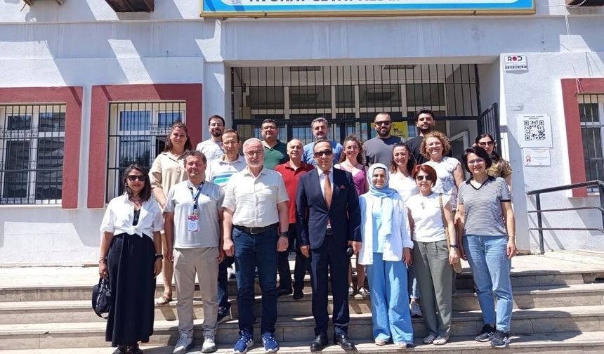 Efeler İlçe Milli Eğitim Müdürü Çomruk: 'Hedefimiz değerlerine sahip çıkan nesiller yetiştirmek'