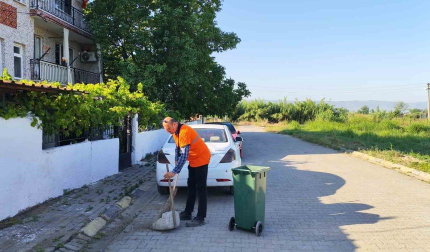 EFELER’DE TEMİZLİK SEFERBERLİĞİ GECE GÜNDÜZ SÜRÜYOR