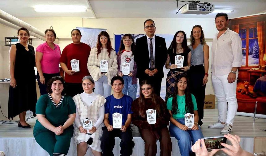 Gezici tiyatro, öğrencileri sanatla buluşturdu