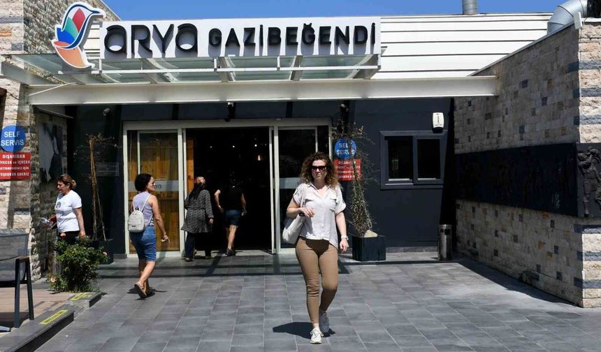 Kuşadası Belediyesi'nin turistik tesisleri ilgi görüyor