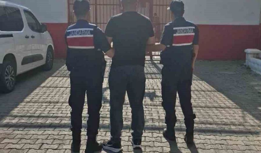 Uyuşturucu ve hırsızlık suçlarından aranan 2 hükümlü yakalandı