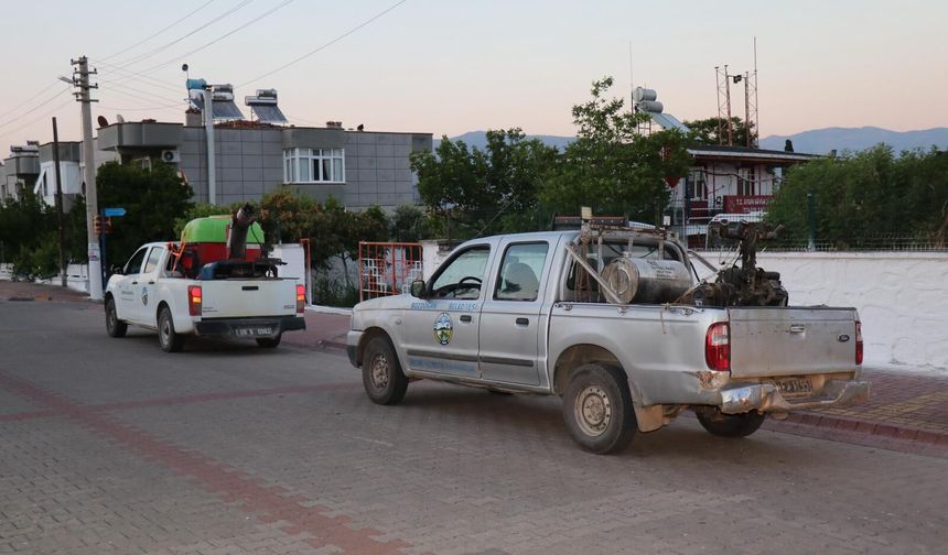 Bozdoğan Belediyesi Sahada"İlaçlama Çalışmaları Başladı"