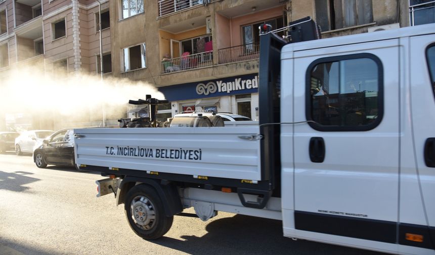 İNCİRLİOVA BELEDİYESİ'NDEN MÜZİK EŞLİĞİNDE İLAÇLAMA