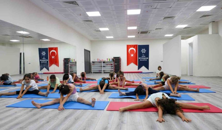 Aydın Büyükşehir'in yaz etkinliklerinde çocuklar jimnastikle gelişiyor