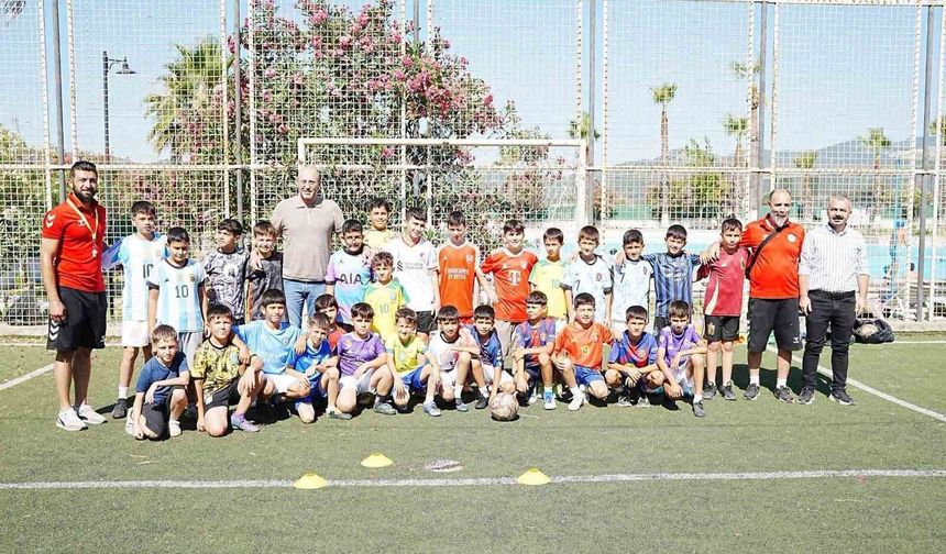 Başkan Zencirci, yaz spor kurslarını ziyaret etti