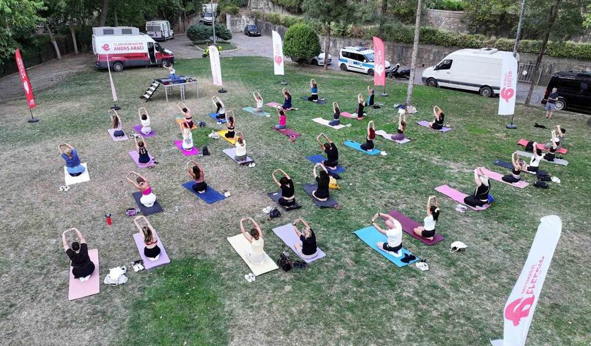 BAŞKAN YETİŞKİN VATANDAŞLARI YOGA ETKİNLİĞİNDE BULUŞTURDU