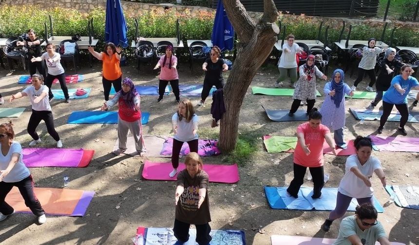 BAŞKAN YETİŞKİN’DEN HUZURA DAVET EFELER’DE YOGA AKŞAMI