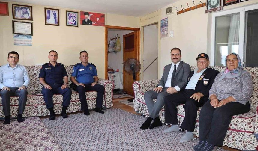 Kaymakam Battal, şehit ailesi ve gaziyi yalnız bırakmadı