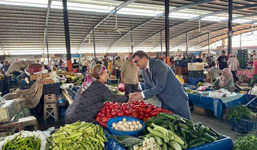 Kaymakam Sözen pazarcı esnafı ve vatandaşlarla buluştu