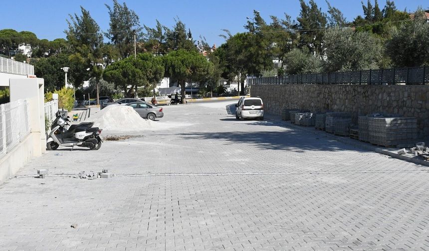 Kuşadası'nda alt ve üst yapı çalışmaları sürüyor