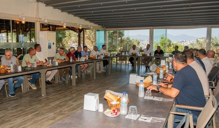 Kuşadası'nda mahallelerin ihtiyaçları masaya yatırıldı