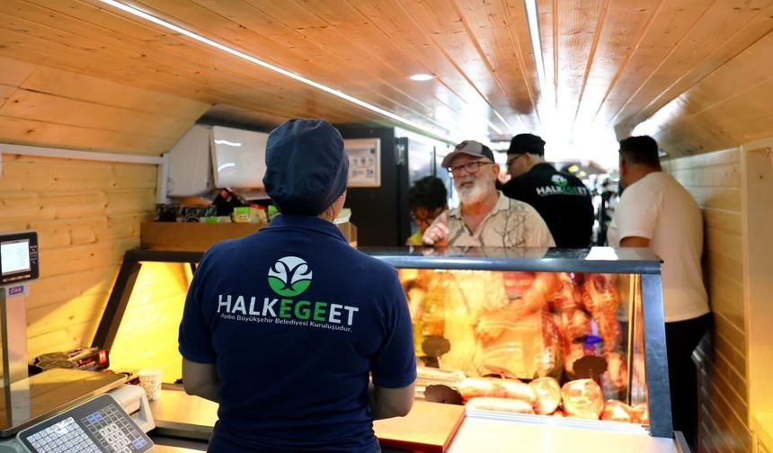 Mobil Halk Ege Et Akbük'te vatandaşlardan yoğun ilgi gördü