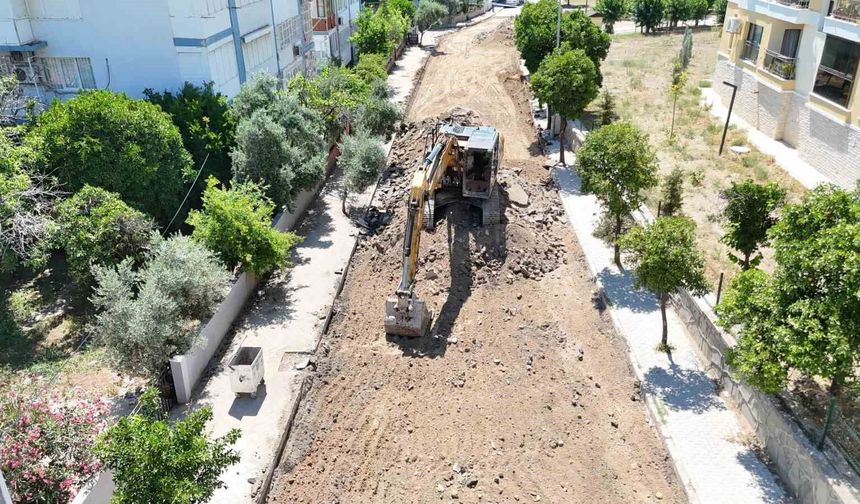Nazilli'de yol, altyapı ve park çalışmaları sürüyor