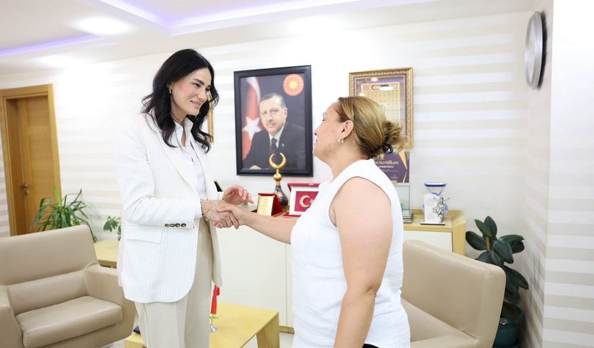 AK PARTİLİ SARIBAŞ EFELER'DE VATANDAŞLARLA BULUŞTU