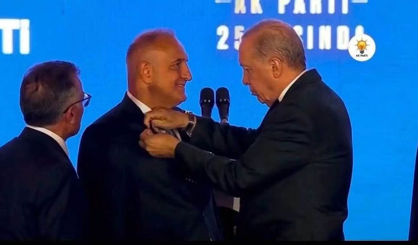 Aydın Milletvekili Ömer Karakaş AK Parti’ye katıldı! Rozeti Erdoğan taktı