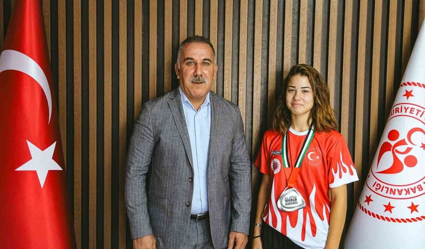 Aydınlı genç sporcu jujitsuda dünya 2'ncisi oldu
