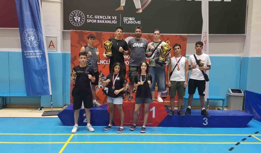 Aydınlı sporcular Zafer Kupası'ndan başarıyla döndü