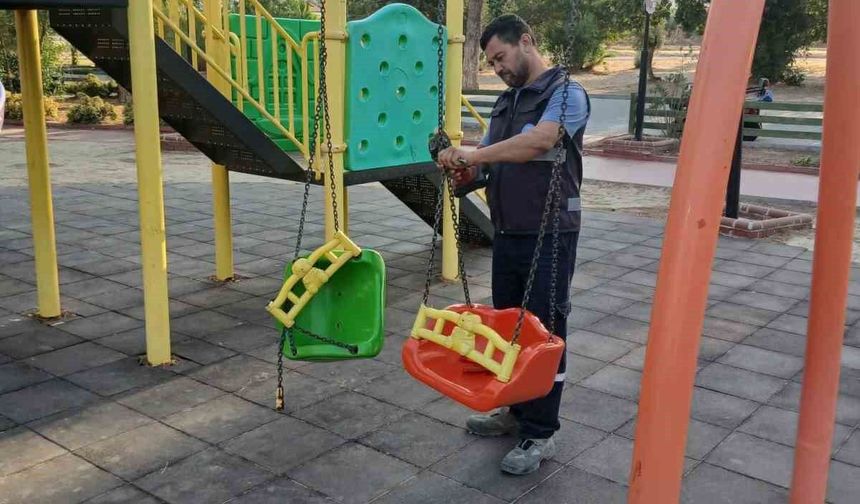 Didim Belediyesi parklarda bakım ve onarım çalışmalarını sürdürüyor