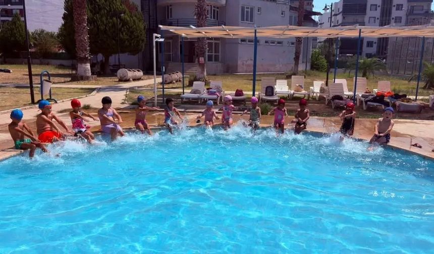 Germencik'te çocuklar yaz okulunda yüzmeyle buluşuyor