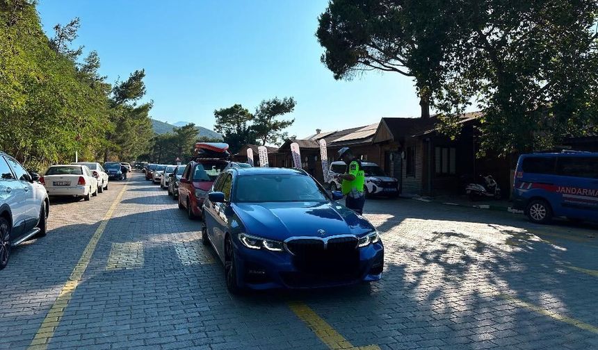 Güzelçamlı'da jandarmadan sürücülere alkol denetimi