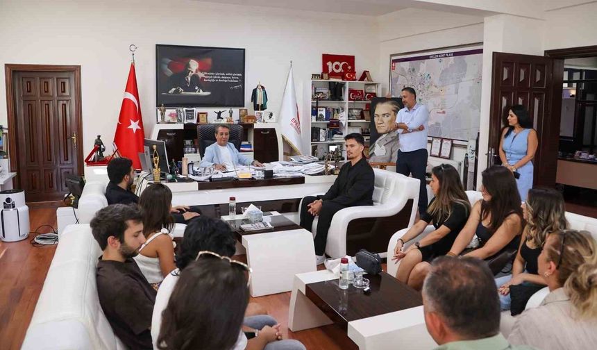 EFELER’İN MERKEZLERİNDE HAYALLERİNE ULAŞAN GENÇLER BAŞKAN YETİŞKİN’LE BULUŞTU