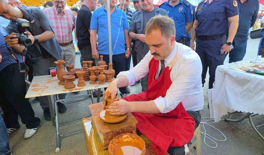 Karacasu'da protokolden çömlek şov