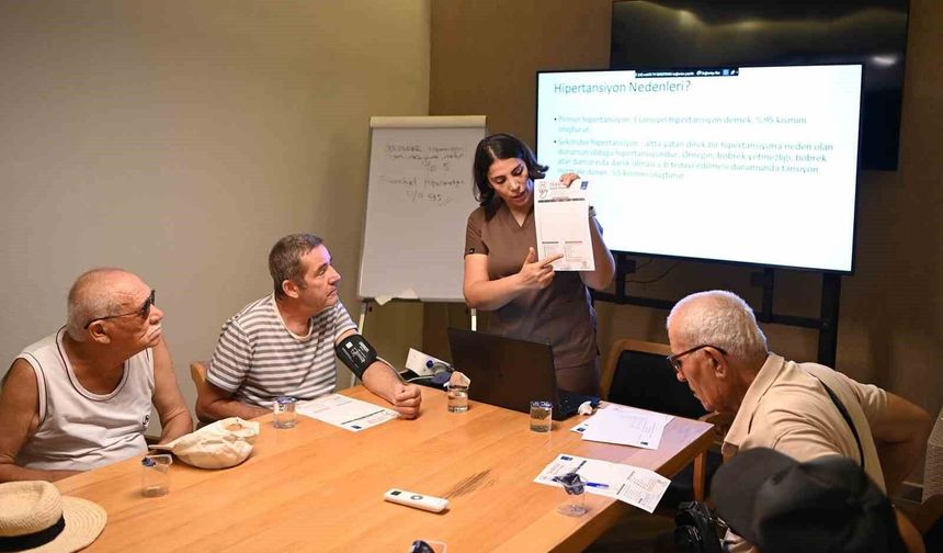Kuşadası'nda 60 yaş ve üzeri vatandaşlara tansiyon eğitimi