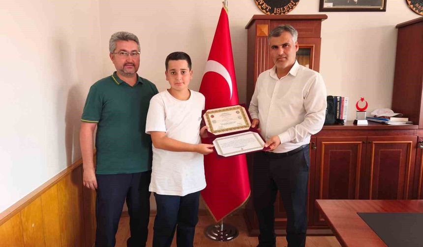 Nazilli'de hafızlığını tamamlayan öğrencilere belgeleri verildi