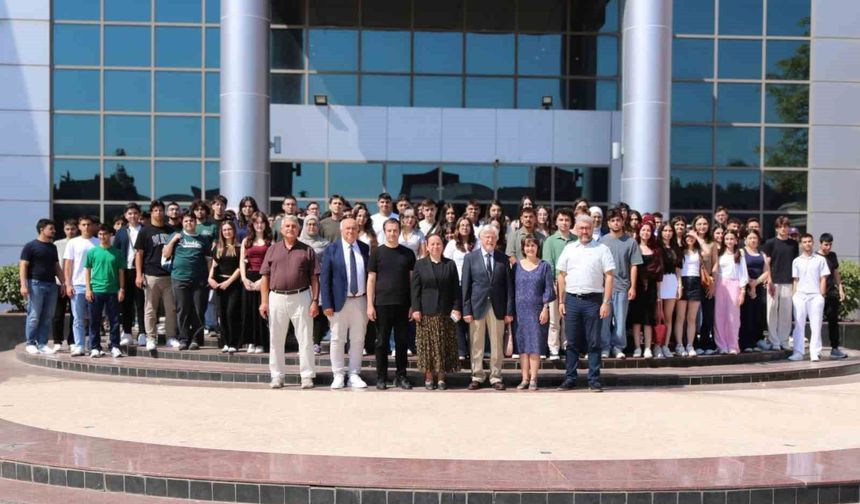ADÜ öğrencileri Tıp Fakültesi'ndeki eğitimlerine başladı