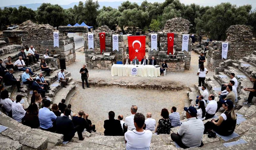 ADÜ Yönetim Kurulu ve Senato Toplantısı Nysa Antik Kenti'nde gerçekleştirildi