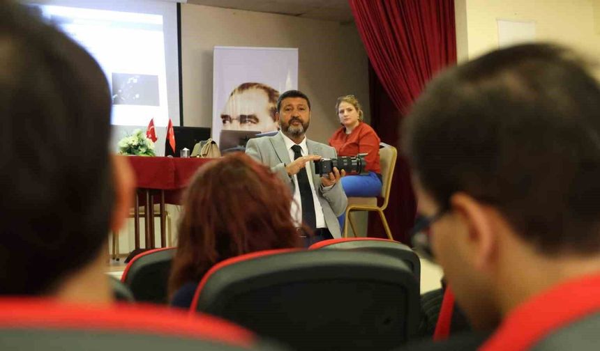 Aydın'da gençlere gazetecilik ve dijital içerik üretimi eğitimi