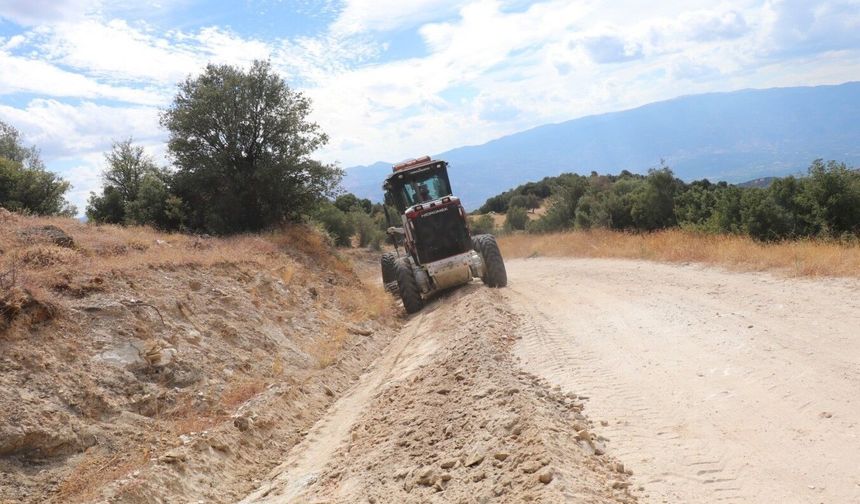 Bozdoğan Belediyesi yol çalışmalarına devam ediyor