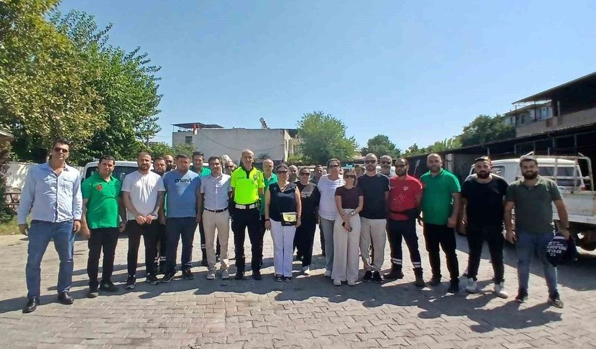 EFELER BELEDİYESİNDEN SAHADA GÜVENLİK HAMLESİ ŞÖFÖR PERSONELİNE KAPSAMLI TRAFİK EĞİTİMİ
